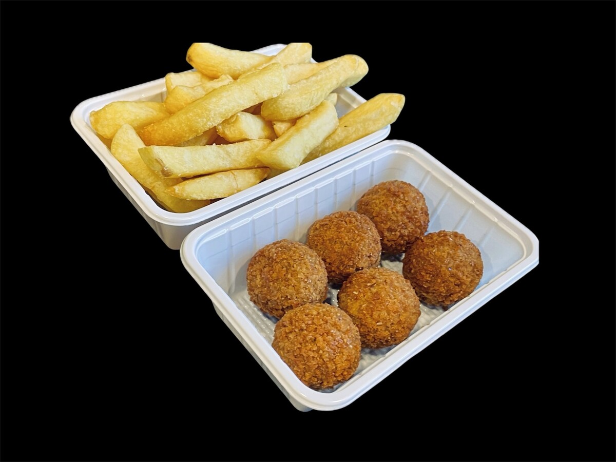 Bitterballen mit Pommes